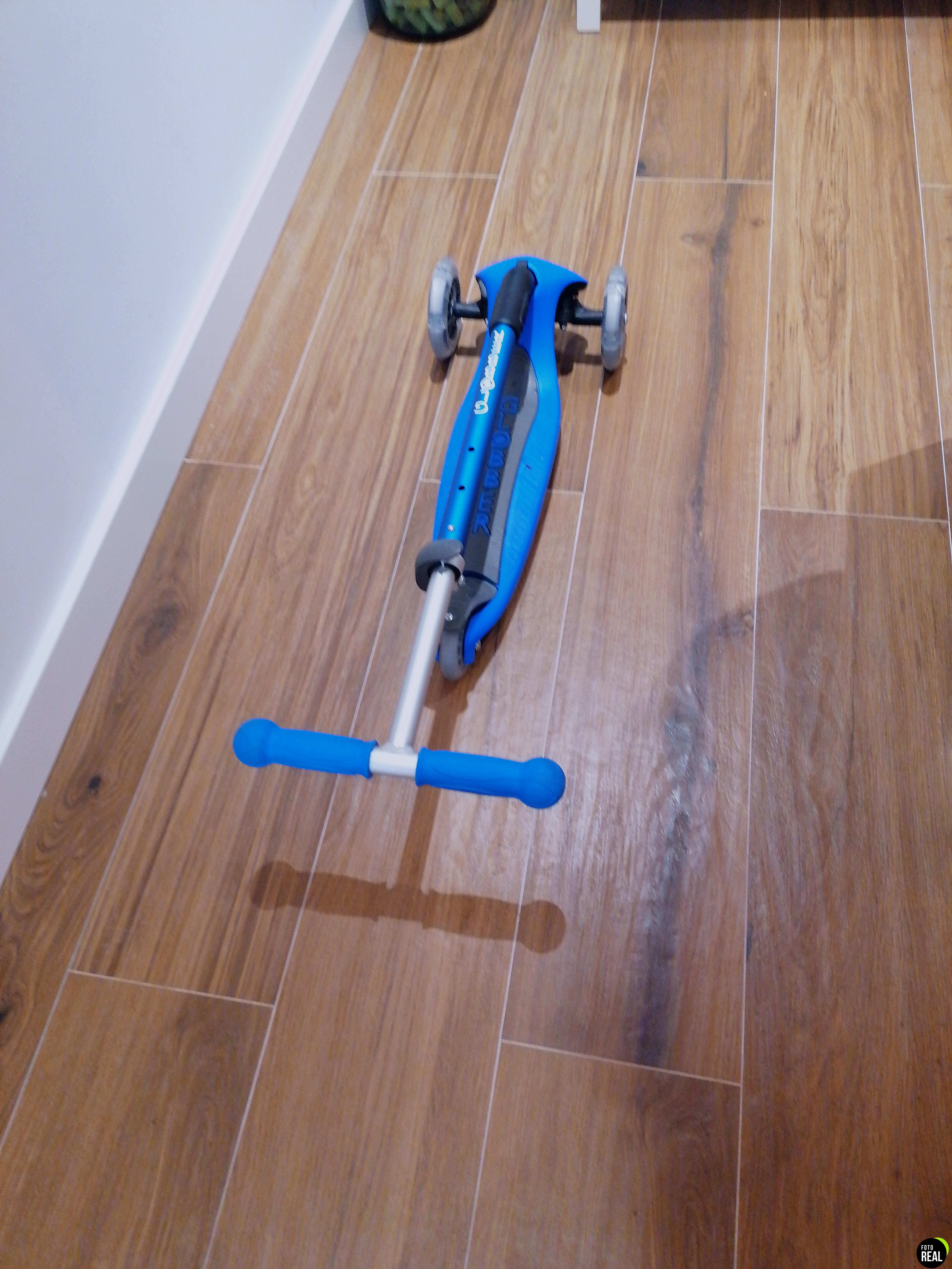 globber-primo-patinete-azul-marino-foto-3