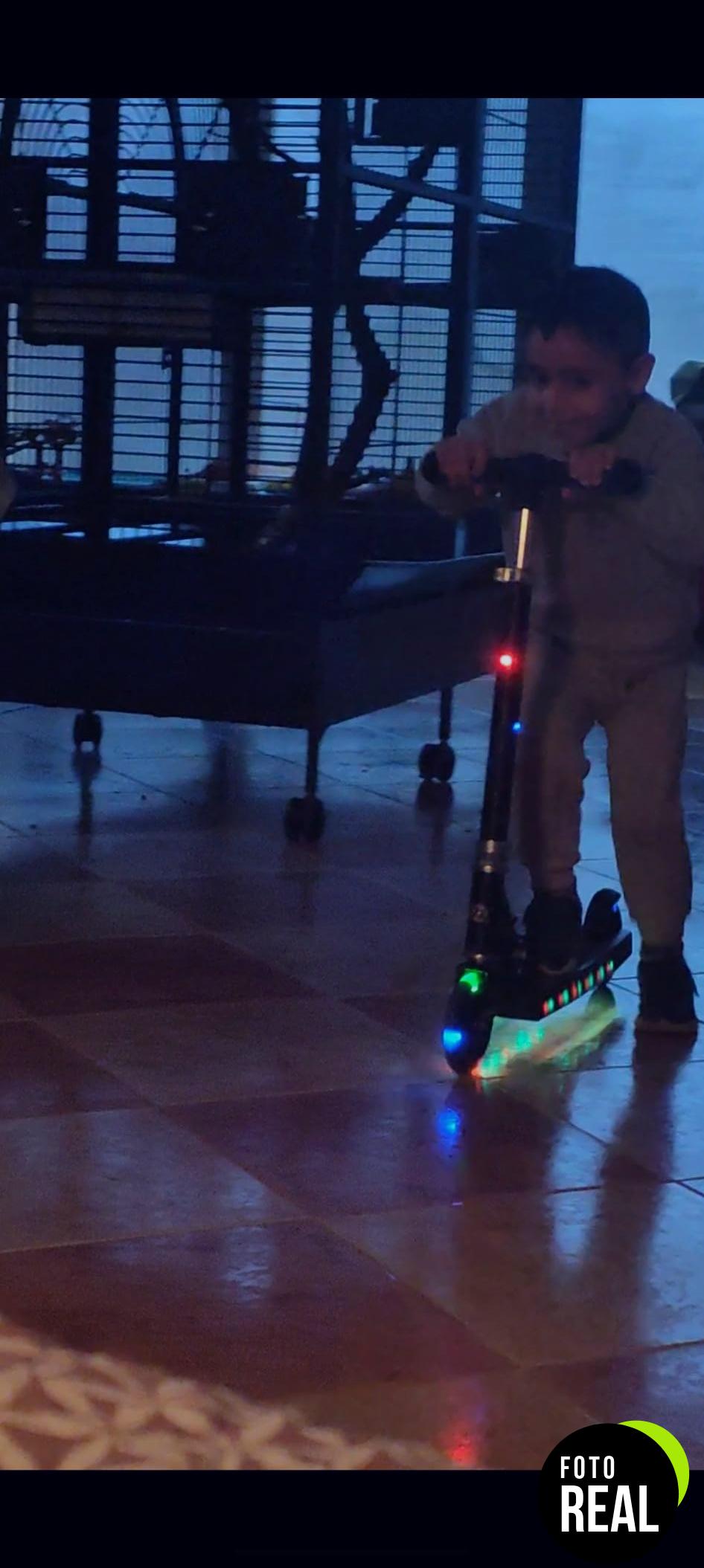 patinete-led-ninos-plegable-ajustable-foto-3