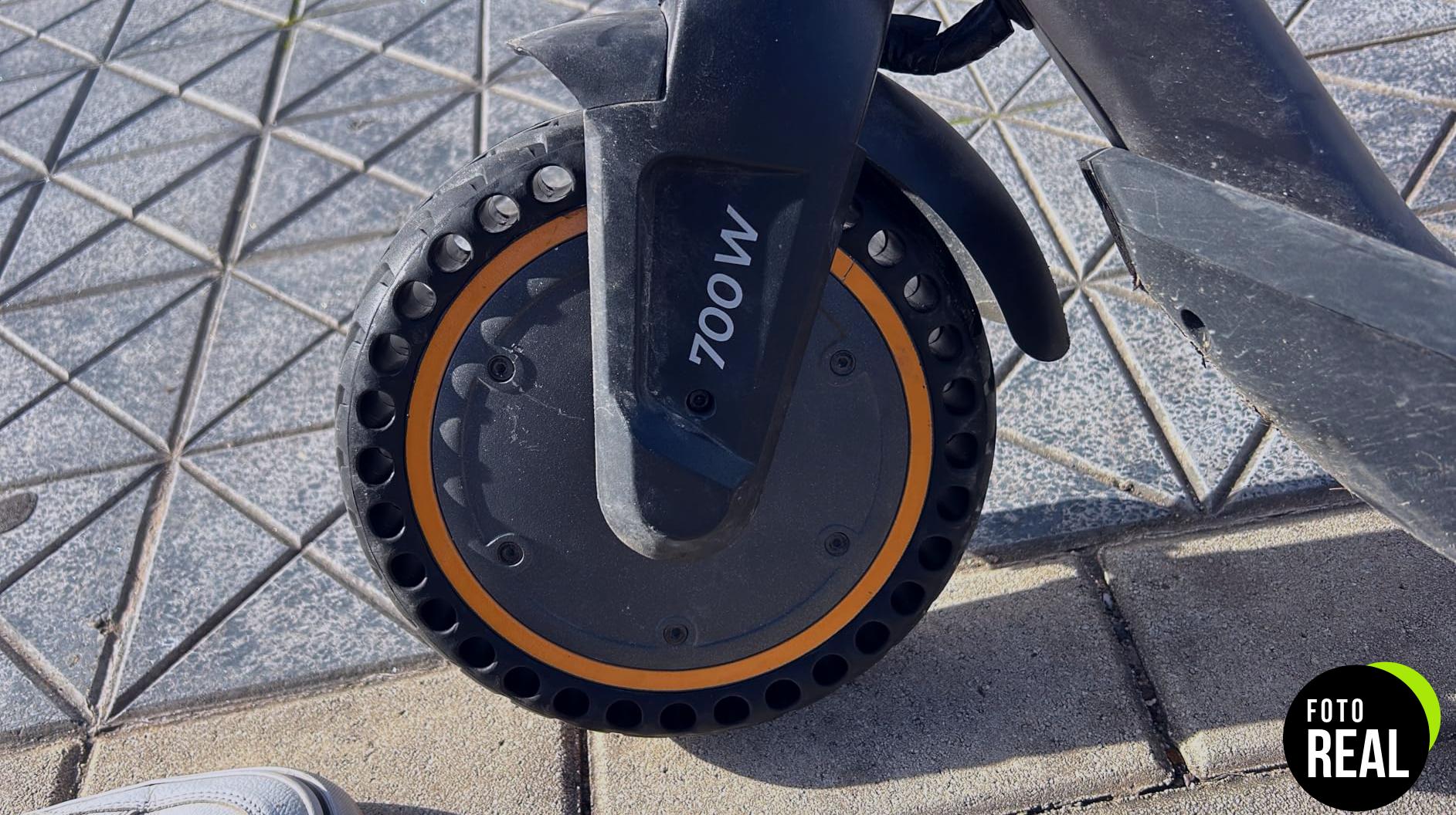 rueda-patinete-xiaomi-maciza-1-foto-1